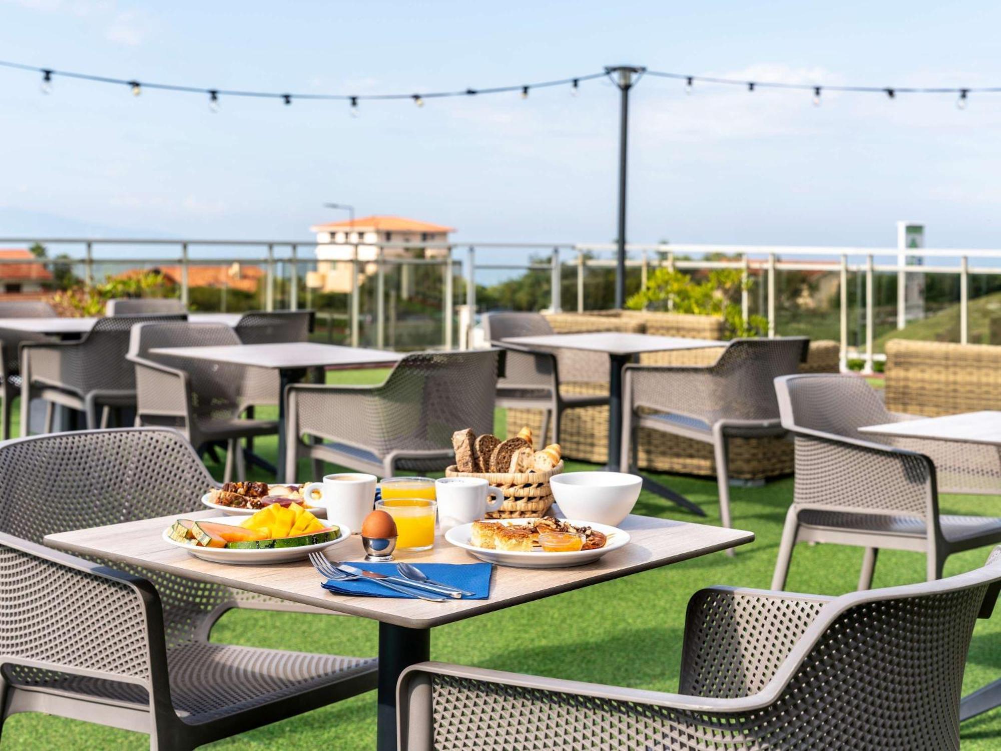 Ibis Styles Biarritz Plage Exterior foto